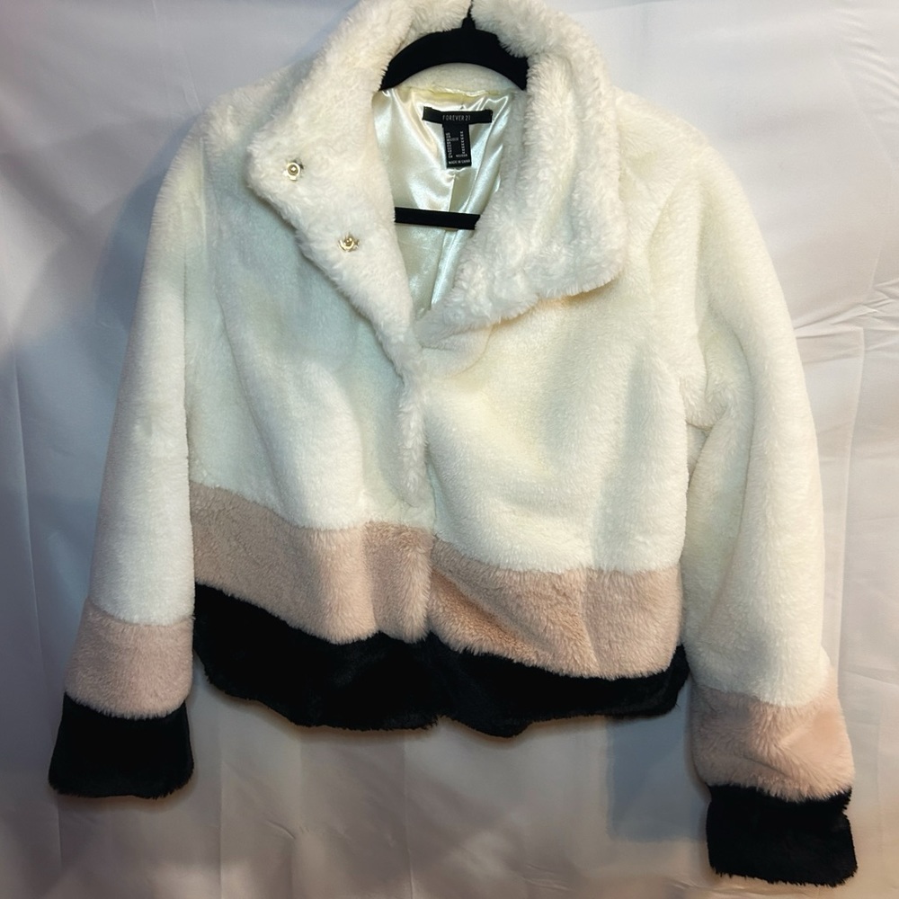 Women’s Medium Coat/Jacket, Faux Fur , white